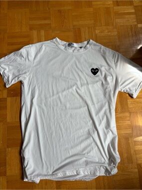 Comme des Garçons PLAY White Short-Sleeve T-Shirt with Black Heart Patch